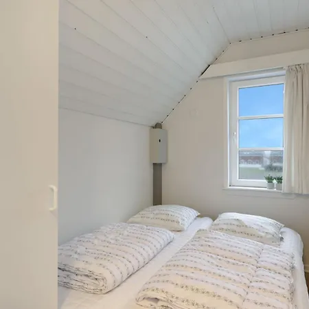 Cozy In Romo With Access To Public Pool