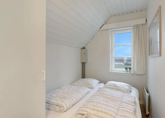 Cozy In Romo With Access To Public Pool