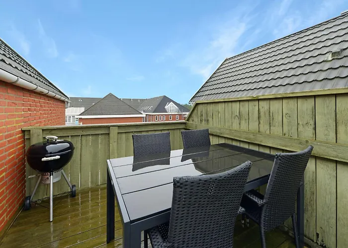 Cozy In Romo With Access To Public Pool Holiday home